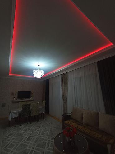 Lent lampalar: Ev yenidir. Ev 1 zal, 3 otaq,1 mətbəx və dəhlizdən ibarətdir. Hamam və — 5