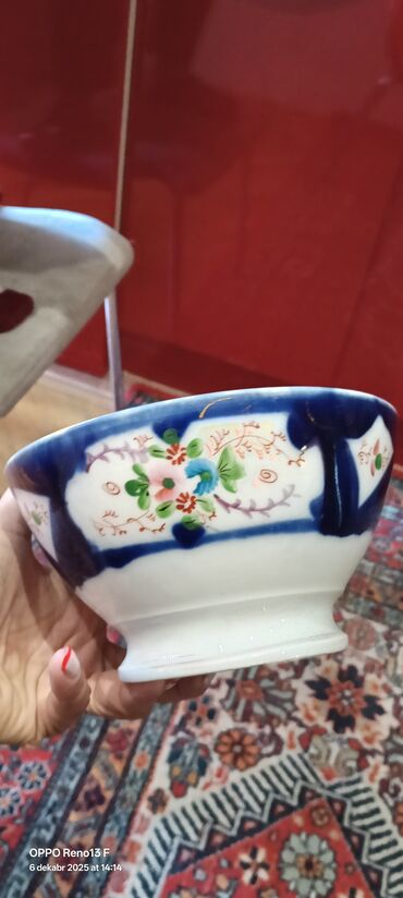 Digər dəstlər və servizlər: Porselen dekorativ dəst - Tərkib: 1 ədəd iri vaza və 2 ədəd kase — 10