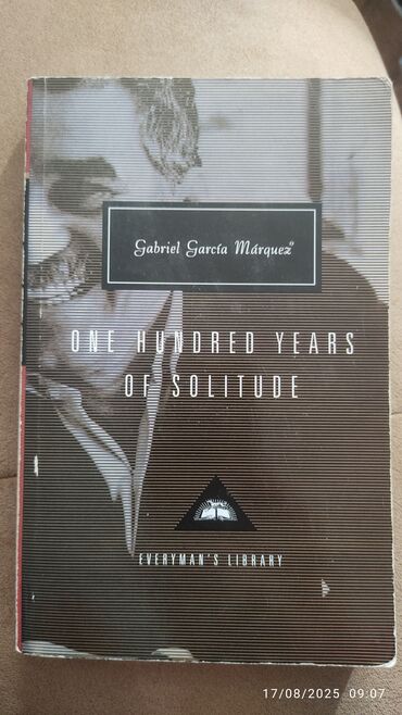 Bədii kitab: One Hundred Years of Solitude (Yüzillik Tənhalıq)