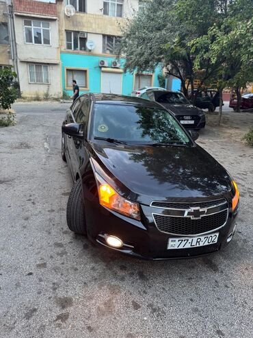 Chevrolet Cruze: 1.8 l | 2012 il Sedan