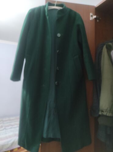 женский пальто размер 46: Пальто 44,46 размер. 600 сом