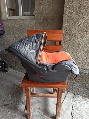 детские авто кресла: Автокресло, цвет - Оранжевый, Б/у