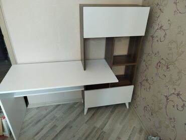 Tavalar: Uşaq yazı stolu, Təzədir 145 manata satılır. Unvan Yeni Bakı masazır