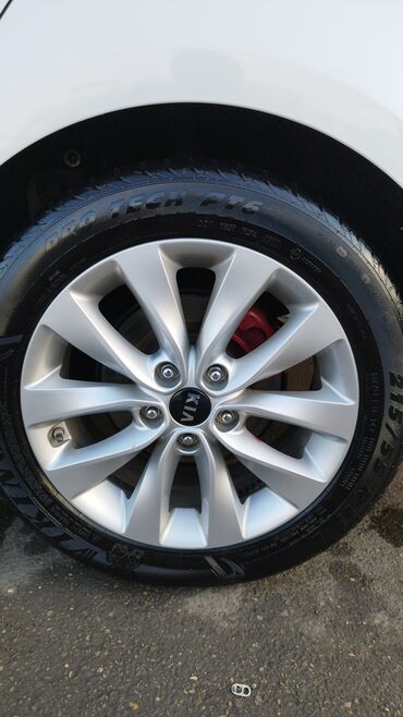 Disk təkərlər: İşlənmiş Disk təkər Kia 215 / 55 / R 17, 5 Boltlu