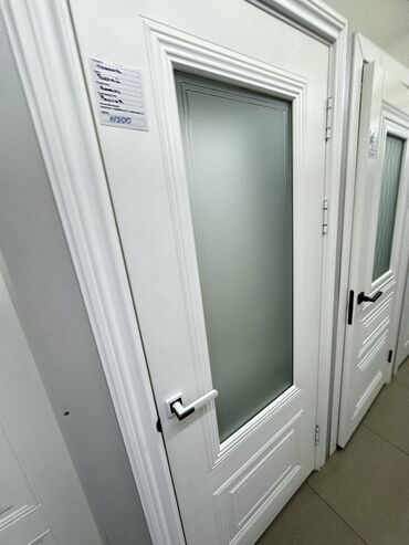 уе: Doors with glass