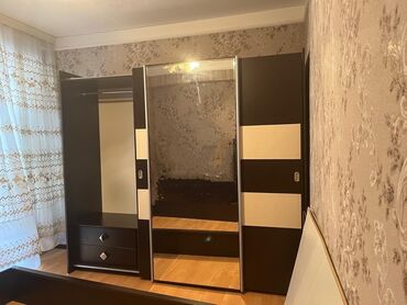 cubuq: İşlənmiş, Kupe, 3 qapılı Düz dolab, Qarderob, paltar dolabı
