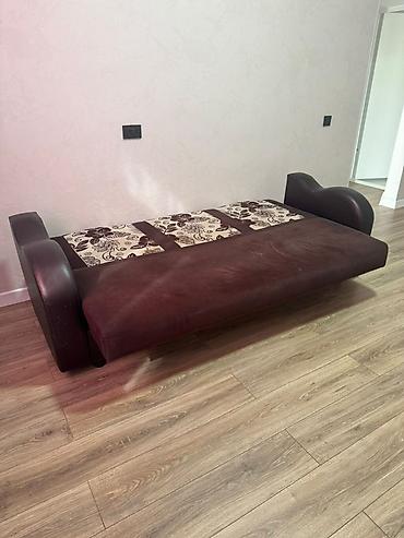 sofa: Прямой диван, Б/у — 1