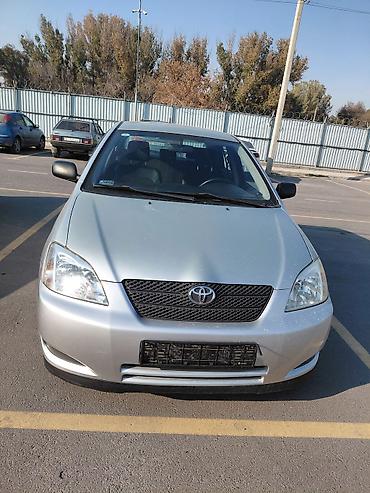 электр авто: Toyota Corolla: 2002 г., 1.6 л, Кол менен иштөөчү, Бензин, Хетчбек — 1