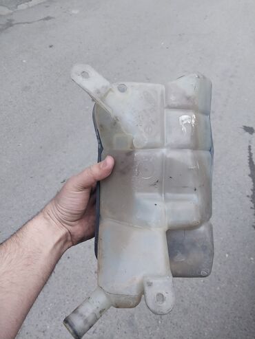 Çənlər, balonlar: Ford mondeo 1993-2006 su baçoku problemsi̇zdi̇r. Vatsapp var. çatı — 6