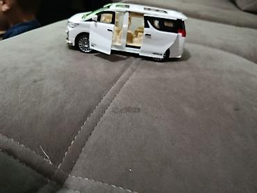 Модели автомобилей: (минивэн/кроссвэн) в масштабе приблизительно 1:24– цвет белый — 7