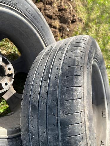 hyundai ayaqaltı: Orginal 15 lik Hyundai diskleri. Cat,svarka,eyrilik yoxdur. 195/65/15 — 1