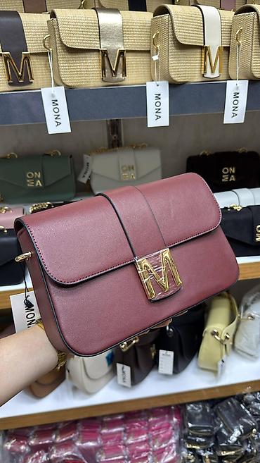 torbe od platna: Ženska torba MONA – elegantna crossbody/ramena torba sa zlatnim “M” — 6