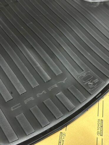 Полики: Родные Резиновые Полики Для багажника Toyota, цвет - Черный, Новый, Самовывоз, Платная доставка
