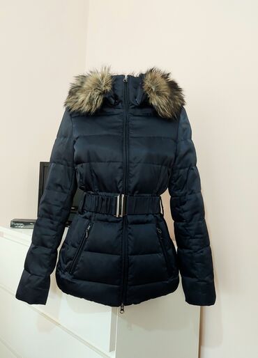superdry jakna fashion and friends: Perjana jakna u teget boji Strukirana Odlicno stanje Velicina je S