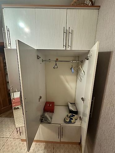 Dolablar: İşlənmiş, 4 qapılı, Güzgülü, Ağ, Açılan, Düz dolab — 2