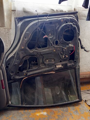 Опорные подушки амортизаторов: Опорная подушка амортизатора Nissan 2005 г., Б/у, Оригинал, США — 22