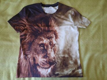 yağış paltarı: Şir dizaynlı t-shirt.10 manata satılır.Ciddi olanlar whatsappla əlaqə