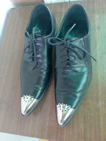 кожанные сандали: Продаются кожаные мужские туфли 39 размера б/у
