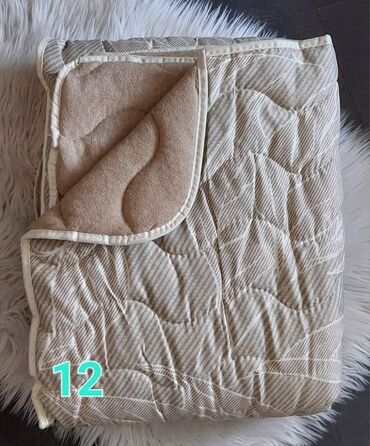 Ostali kućni dekor: Štep deke-140*200
Materijal-pamučno platno,frotir
Cena-1800 din — 9