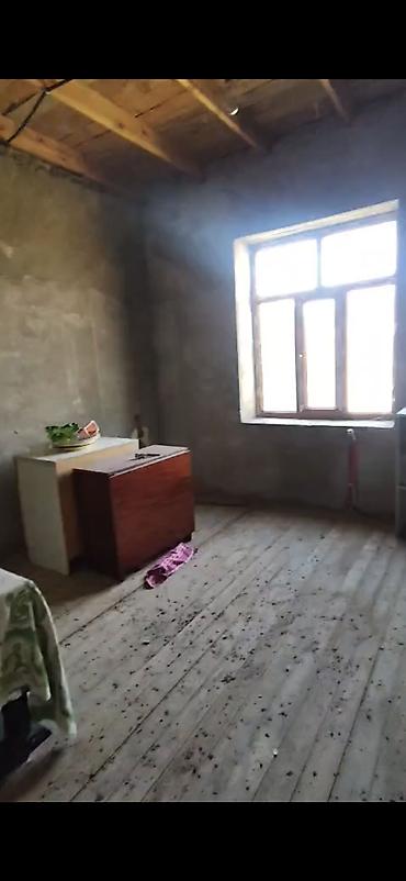 sumqayit satilan evler: Satılır: Həyət evi və torpaq sahəsi - 4 tərəfi hasarlı, darvazalı — 9