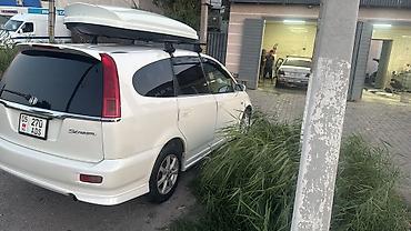 китаец машина: Honda Stream: 2002 г., 2 л, Автомат, Минивэн — 1