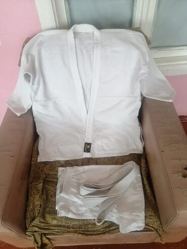 İdman formaları: Məhsul: Judo/ciyudo üçün komplekt formalar Təsvir: - Brend: Adidas — 7