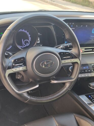 Hyundai: Hyundai Elantra: 1.6 l | 2021 il Sedan — 6