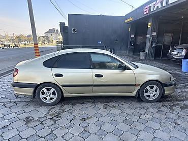rover 827: Toyota Avensis: 2001 г., 1.8 л, Автомат, Бензин, Лифтбек — 3
