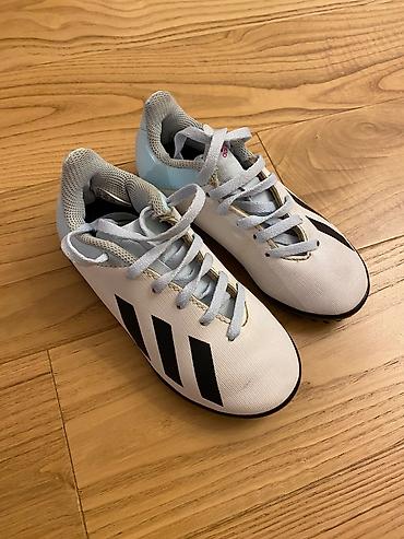 Krasofkalar və idman ayaqqabıları: 28 rasmer
Yeni
Adidas uşaq ayaqqabısı — 1