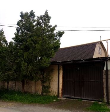 продаю дом ахунбаева: 160 м², 4 комнаты, Утепленный, Парковка, Забор, огорожен