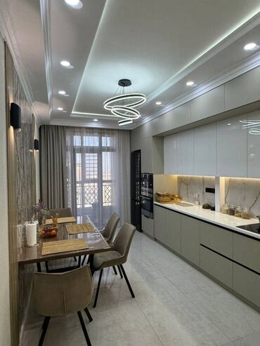 квартиры по суточно мкр: 3 комнаты, 88 м², 10 этаж, Дизайнерский ремонт