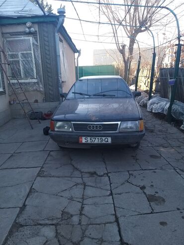 bak na 100 litrov: Audi 100: 1987 г., 1.8 л, Механика, Газ, Седан