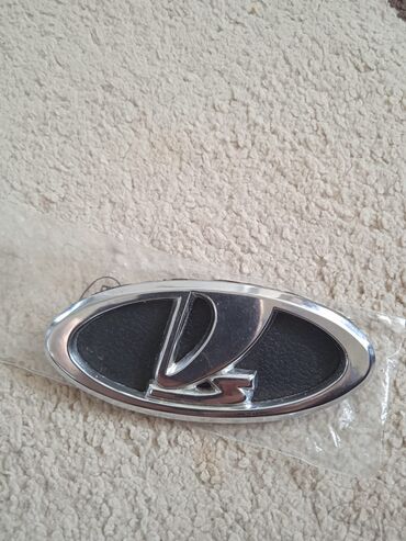 Qoşqular: VAZ emblemi temiz xrom metaldan.Tezedir.Real allcl narahat etsin