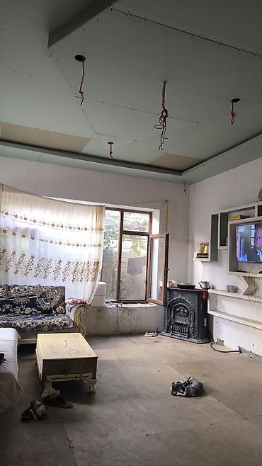 Həyət evləri və villaların satışı: 2 mərtəbəli həyət evi - Künc sahədə yerləşən, hündür hasarlı həyət və — 8