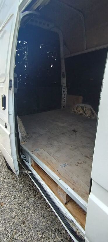 Ford: Ford Transit: 2.5 l | 1999 il 8555607 km Van/Minivan — 13