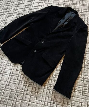 пиджак кожа: Пиджак велюровый, размер S, чёрный, в отличном состоянии