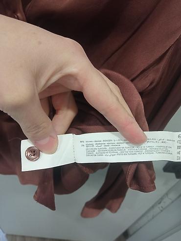 pull bear: Блузка, Однотонный, Укороченная модель — 3