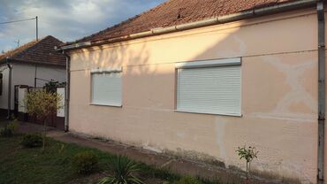 Kuće na prodaju: 80 kv. m, 3 sobe — 4