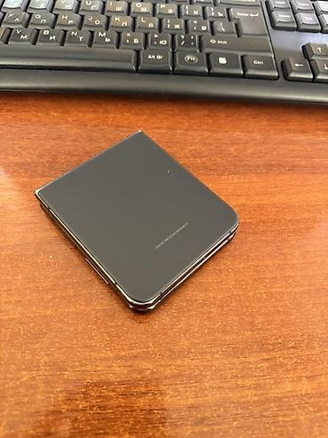 samsung z fold 7: Смартфон-раскладушка Samsung Galaxy Z Flip (серия Flip, черный цвет) — 3
