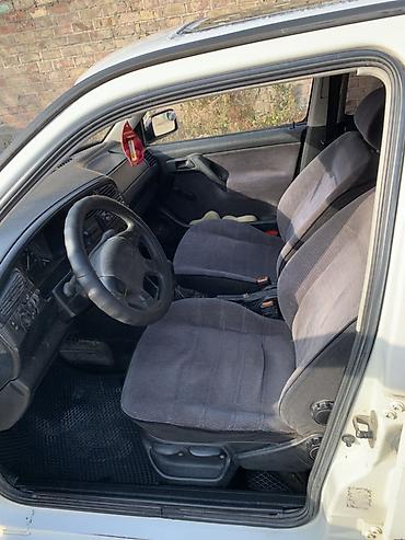 Volkswagen: Volkswagen Vento: 1993 г., 2 л, Механика, Бензин, Седан — 5