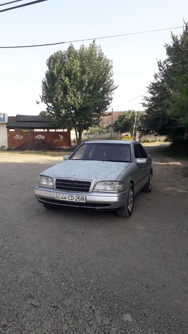 бампер на гольф 2: Mercedes-Benz E 250: 2.5 l | 1994 il Sedan