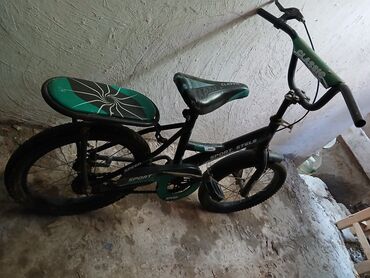 Usaq velosibeti arxa topu dagilib