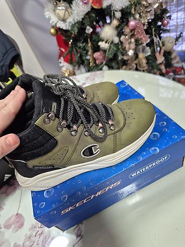 Patike: Dva para dečje obuće: ug 25cm 1) Planinarske/zimске patike – — 4