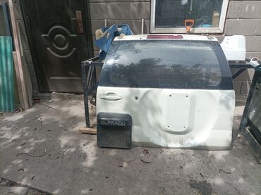 тайота ландкрузер прадо: Крышка багажника Toyota Б/у, цвет - Белый,Оригинал