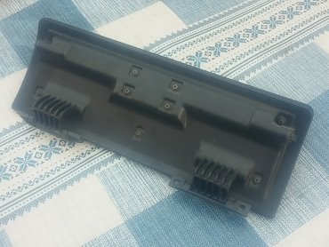 Auto delovi: Vrata kasete table Lada 1.7 Niva. Polovno, očuvano kao novo. Skinuto — 9