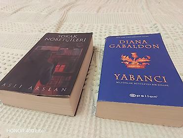 Книги и журналы: Satılır: 2 ədəd türkcə roman dəsti - Aslı Arslan – “Sokak — 1
