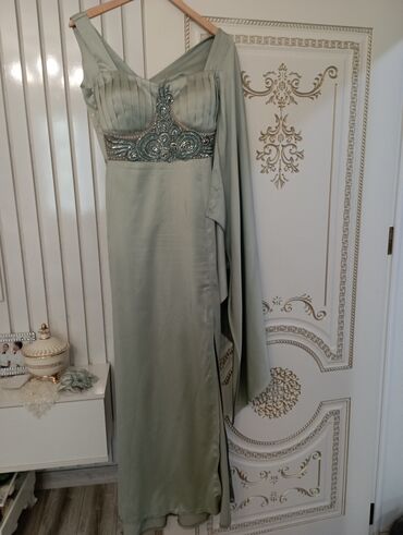 платья на прокат баку: Zərif ziyafət/libas - Rəng: açıq yaşıl, atlas parıltılı parçadan -