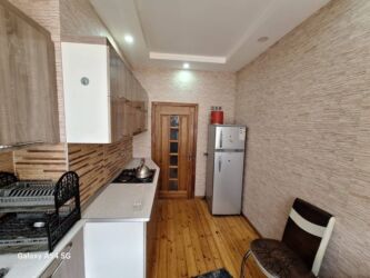 Uzunmüddətli kirayə mənzillər: Yeni Yasamalda📍tam temirli 3 otaqli menzil kiraye verilir Menzil 20 — 17