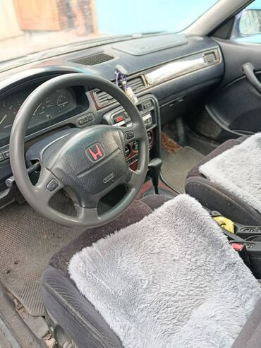 диска на хонда: Черный седан Honda Civic с четырехдверным кузовом, подходящий для