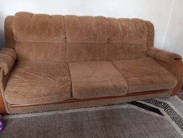 советский мебель: Прямой диван, цвет - Бежевый, Б/у